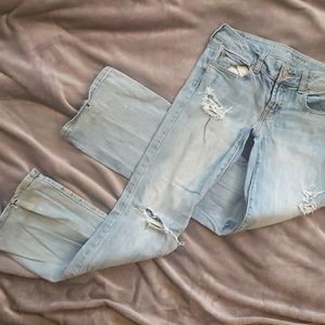 Ripped distressed jean